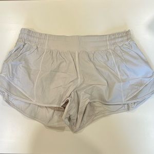 White Lululemon Hotty Hot Low Rise Short * 2.5 inch inseam